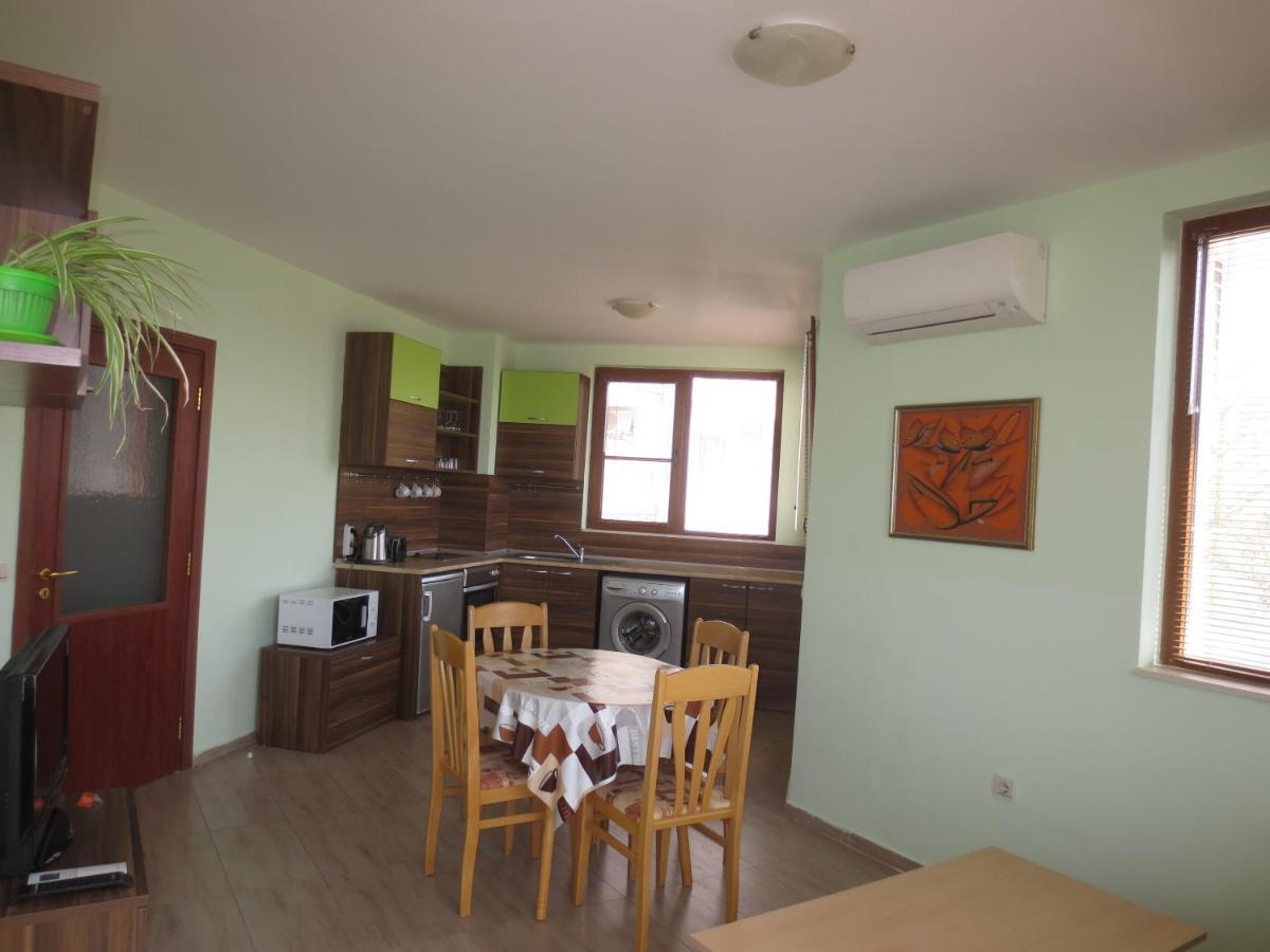 Fantasy Apartments Saint Constantine And Helena Resort Saints Constantine and Helena Exterior foto